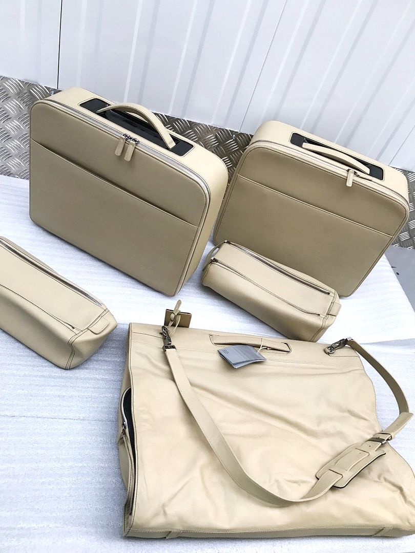 audi r8 luggage set